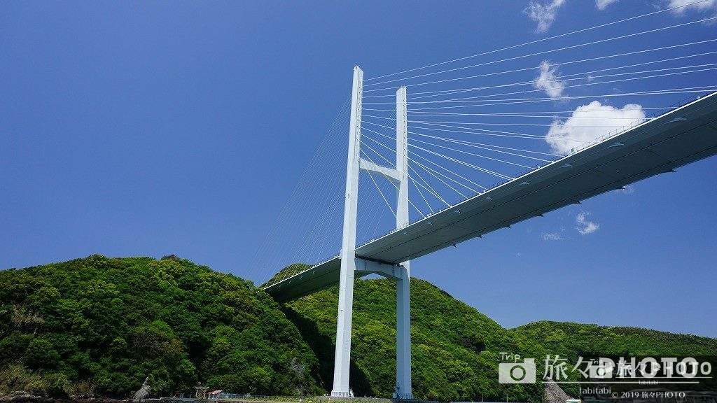 伊王島へ行く船から見る女神大橋