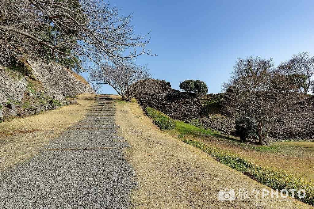 名護屋城二の丸への坂道