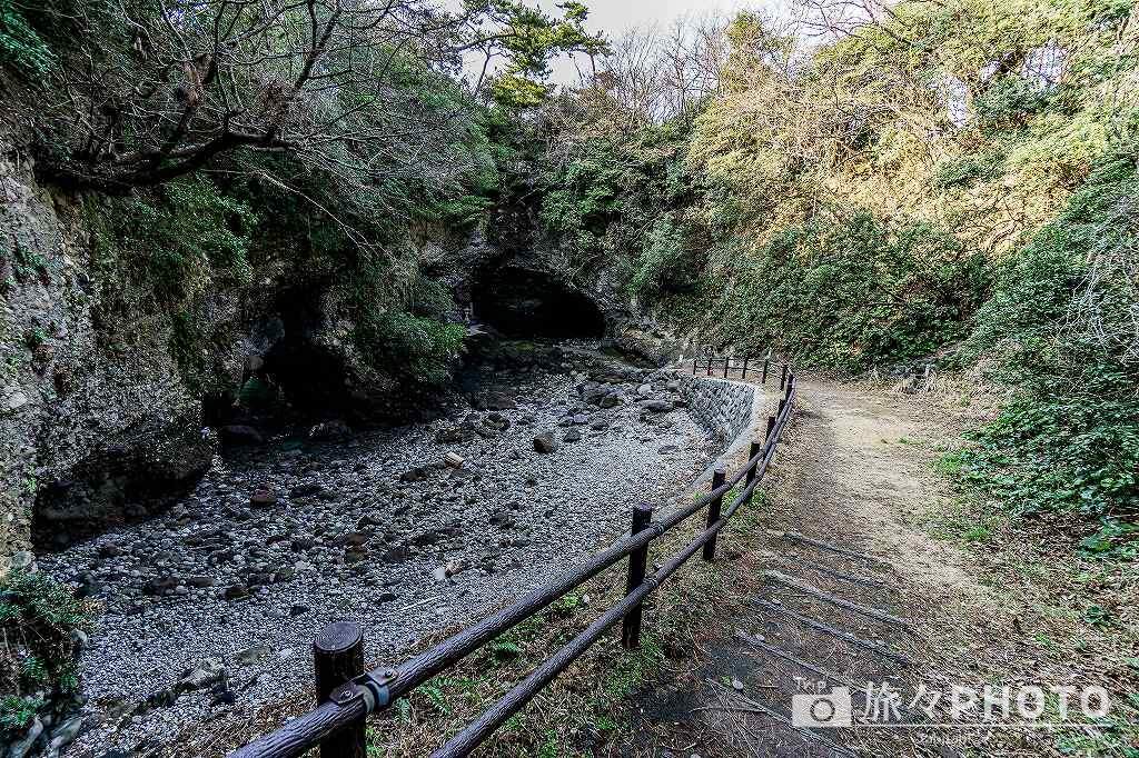 長崎鼻 行者洞窟
