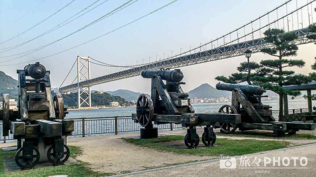 みもすそ川公園の砲台レプリカ