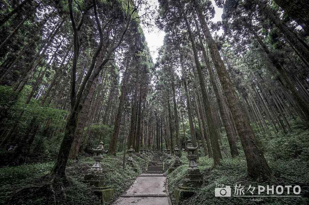 上色見熊野座神社の参道