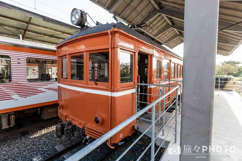 出雲大社前駅の日本最古級の電車